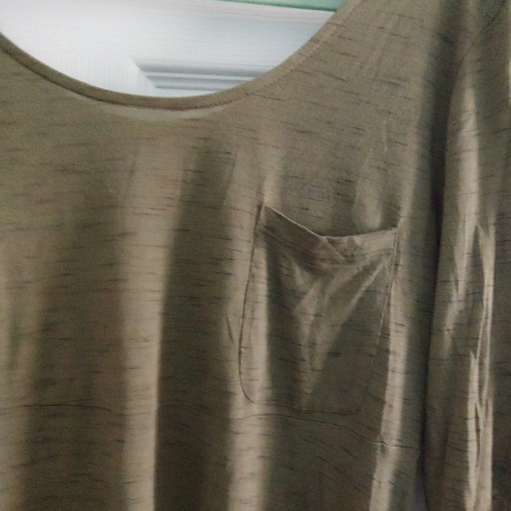 Shirt - Picture 3 of 5